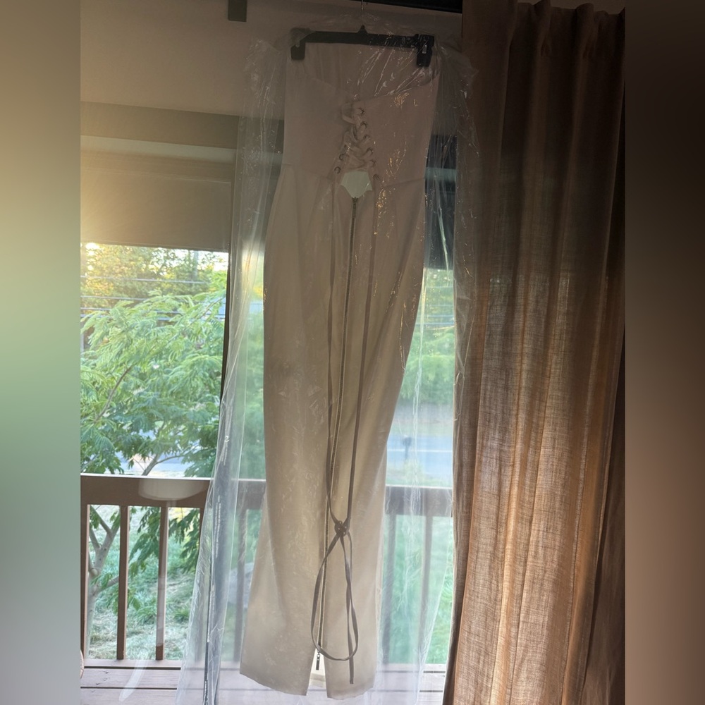 Bronx and Banco Florentina White Strapless Wedding Dress - Picture 11 of 16